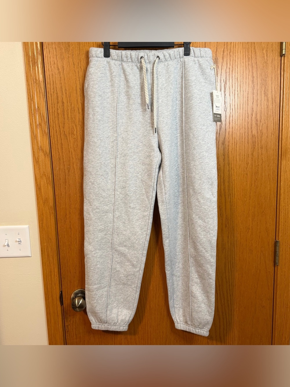 NWT Vuori Restore Jogger Light Heather Gray Large